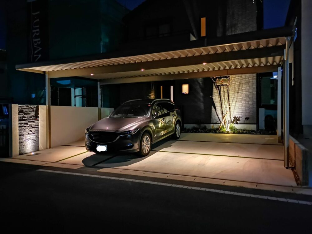 足元を優しく照らす重厚感と上品さを兼ね添えたガレージ【尾張旭市　A様邸】
